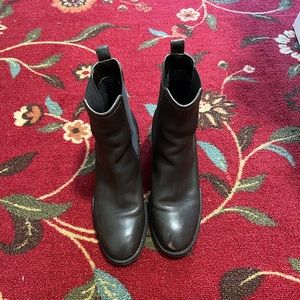 Aquatalia Jemma waterproof Leather Chelsea Boots size 7